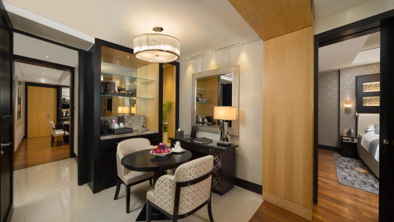 Corner Suite Access to Snow Park Ski Dubai 2 Lounge Access including Afternoon Tea Evening Cocktail Hours Soft Refreshments & Canapes,1280038684:JPEG