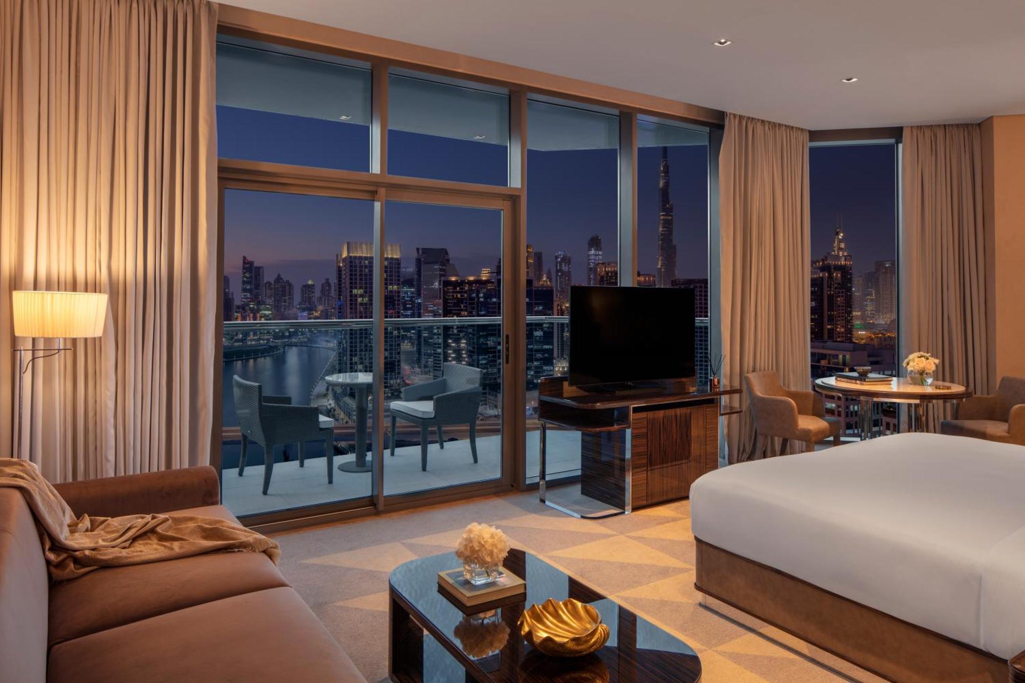 Platinum Suite Studio Balcony Burj Khalifa View