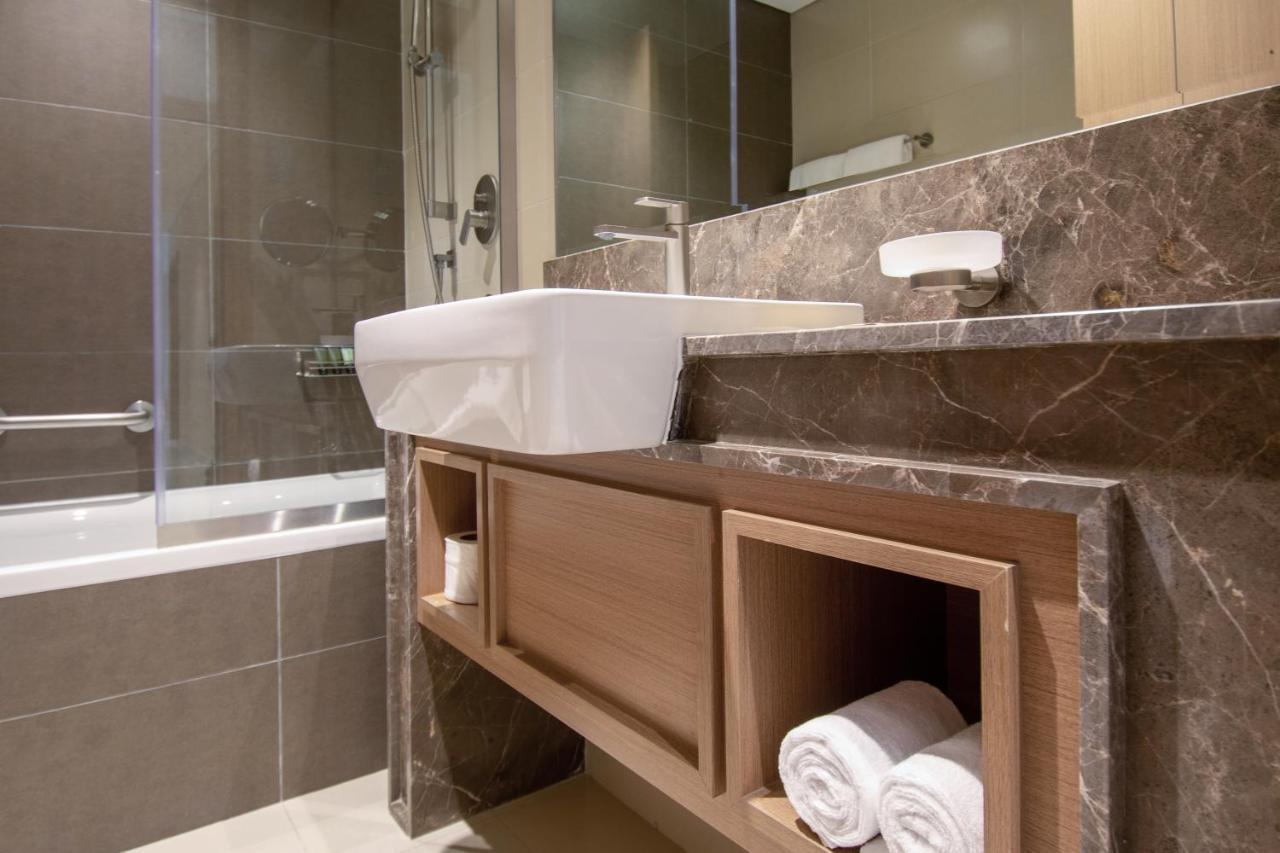 Elite Two-Bedroom Apartment Terrace Inclusive of complimentary shuttle bus to Deira City Centre & Dubai Festival City Mall