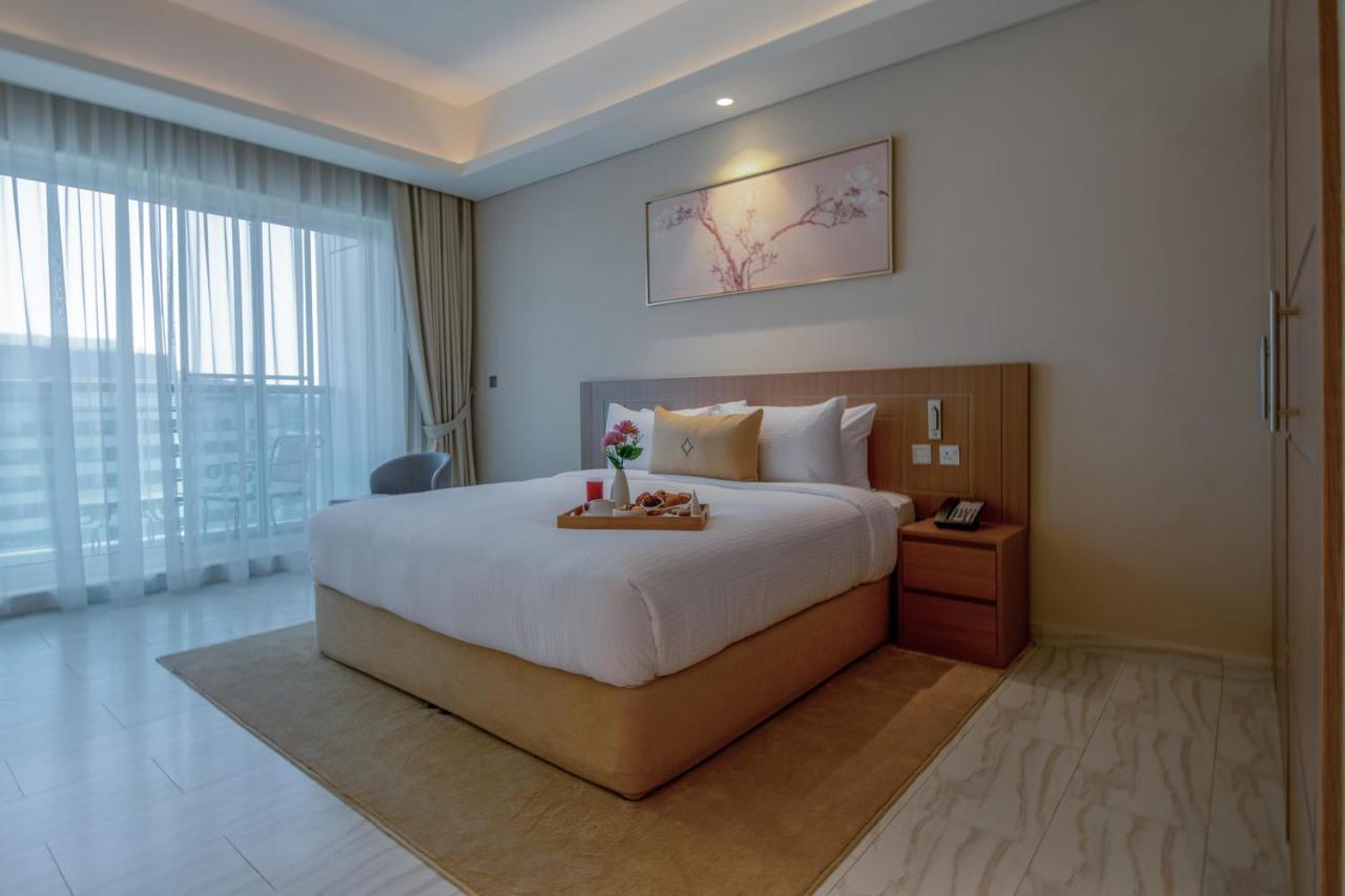 Deluxe Two-Bedroom Apartment Inclusive of complimentary shuttle bus to Deira City Centre & Dubai Festival City Mall