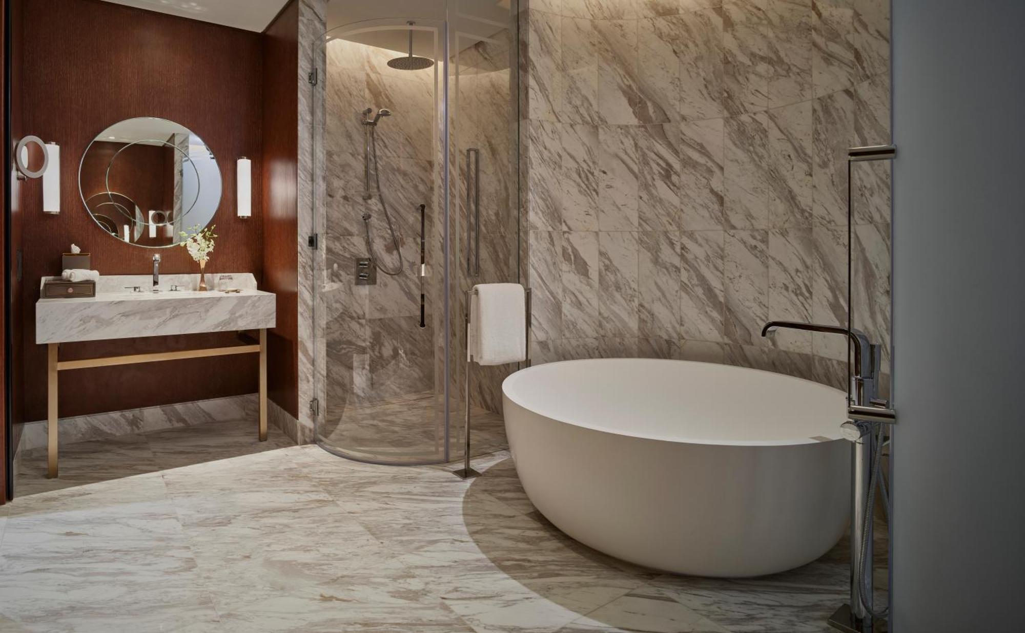 King Corner Suite with Panoramic View,1616355667:JPEG