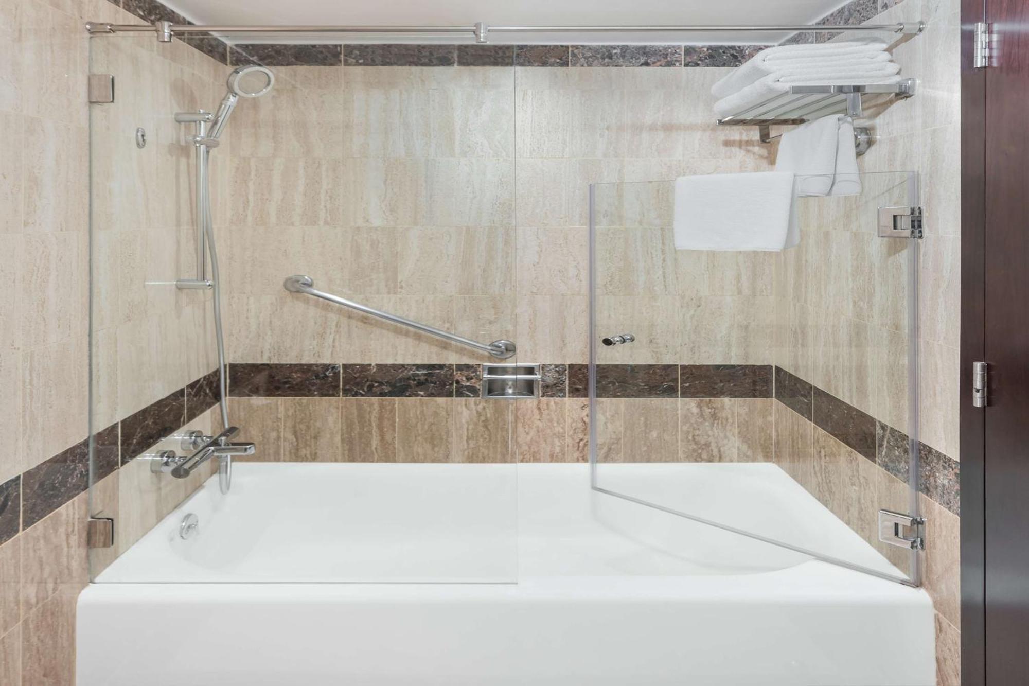 Executive Room with Balcony, Creek View and Lounge Access - 25% Discount on F&B  and SPA,1551593296:JPEG