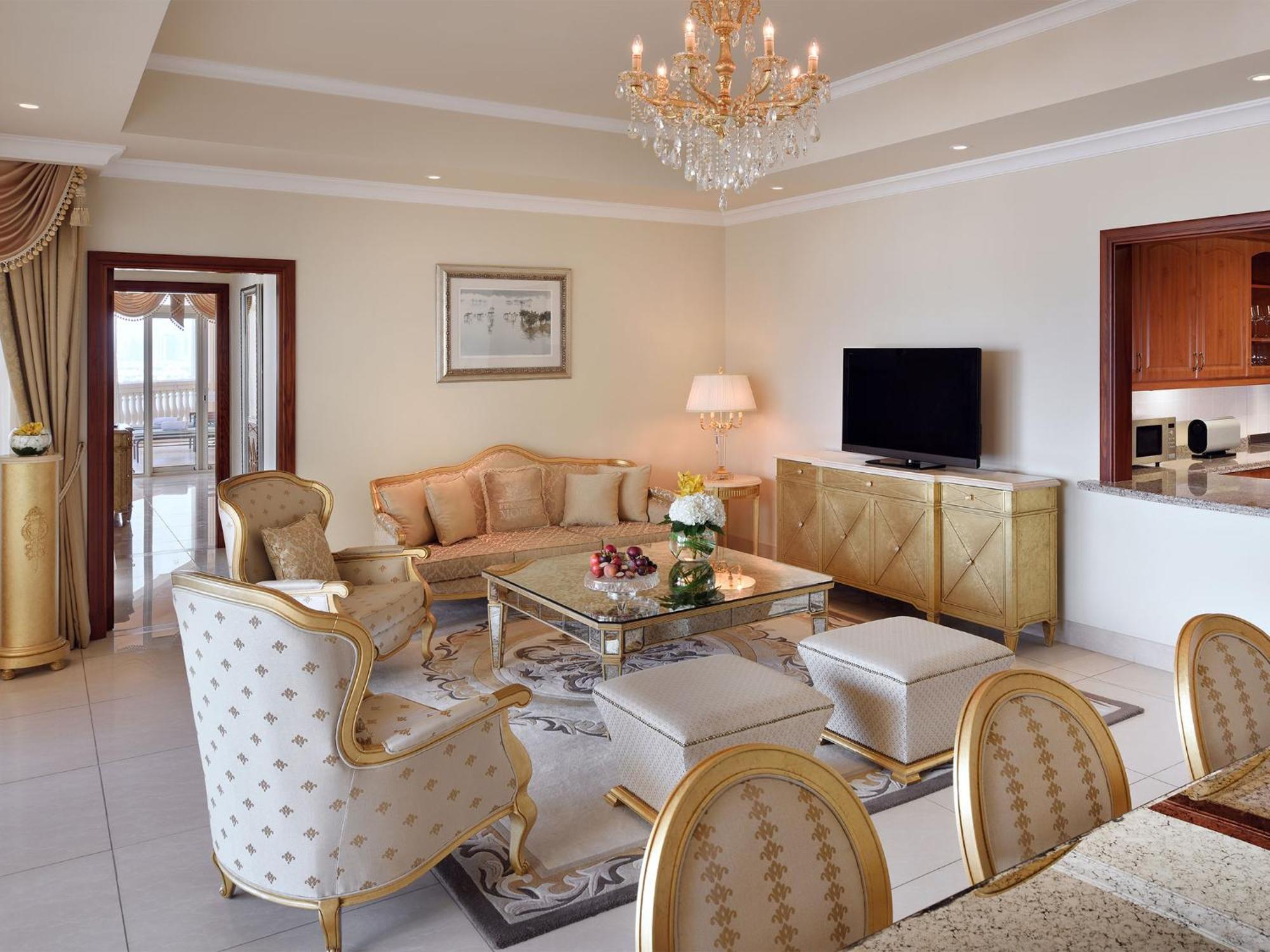 Deluxe Three-Bedroom Suite