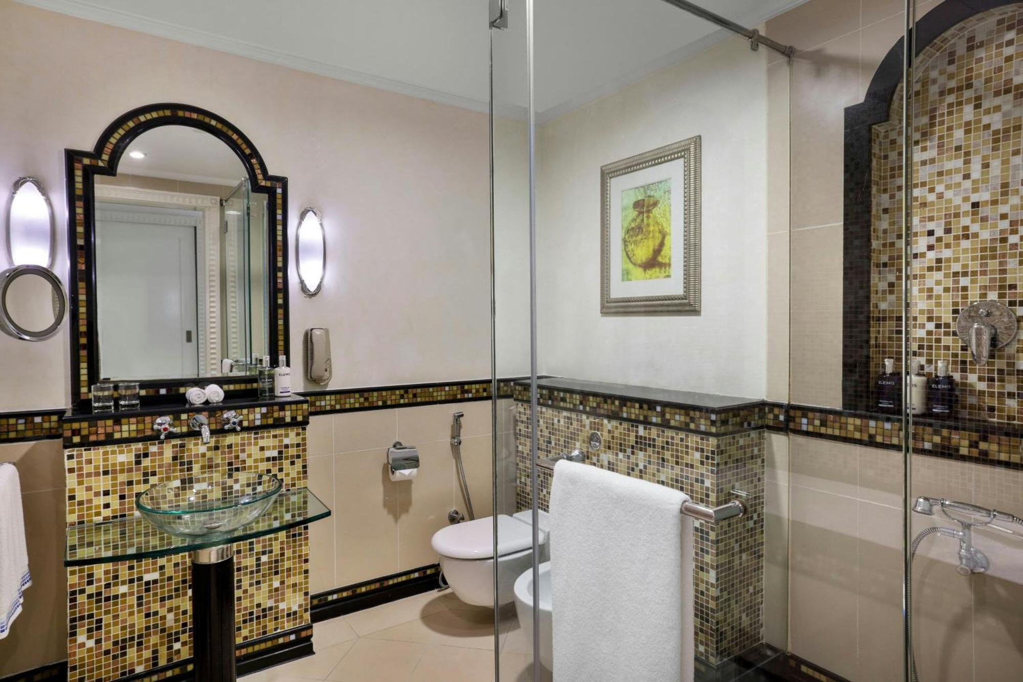 Tower Oceanfront Twin Guest room 2 Twin or Single Beds Staycation on Food & Beverage* on SPA on laundry Applicable stays until 31 or 07 or 2026,1729996216:JPEG