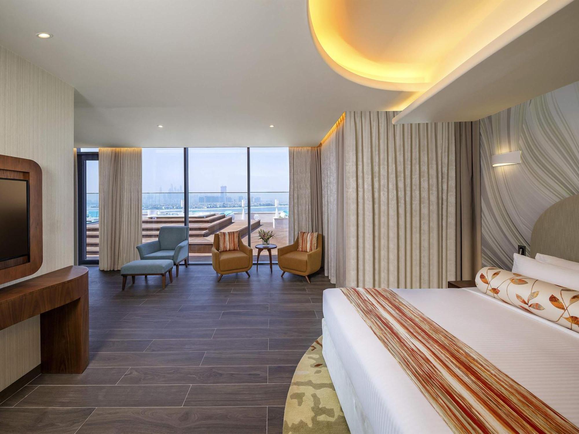 Penthouse King Suite with Rooftop Terrace and Palm Sea View - Club Lounge/Beach Access