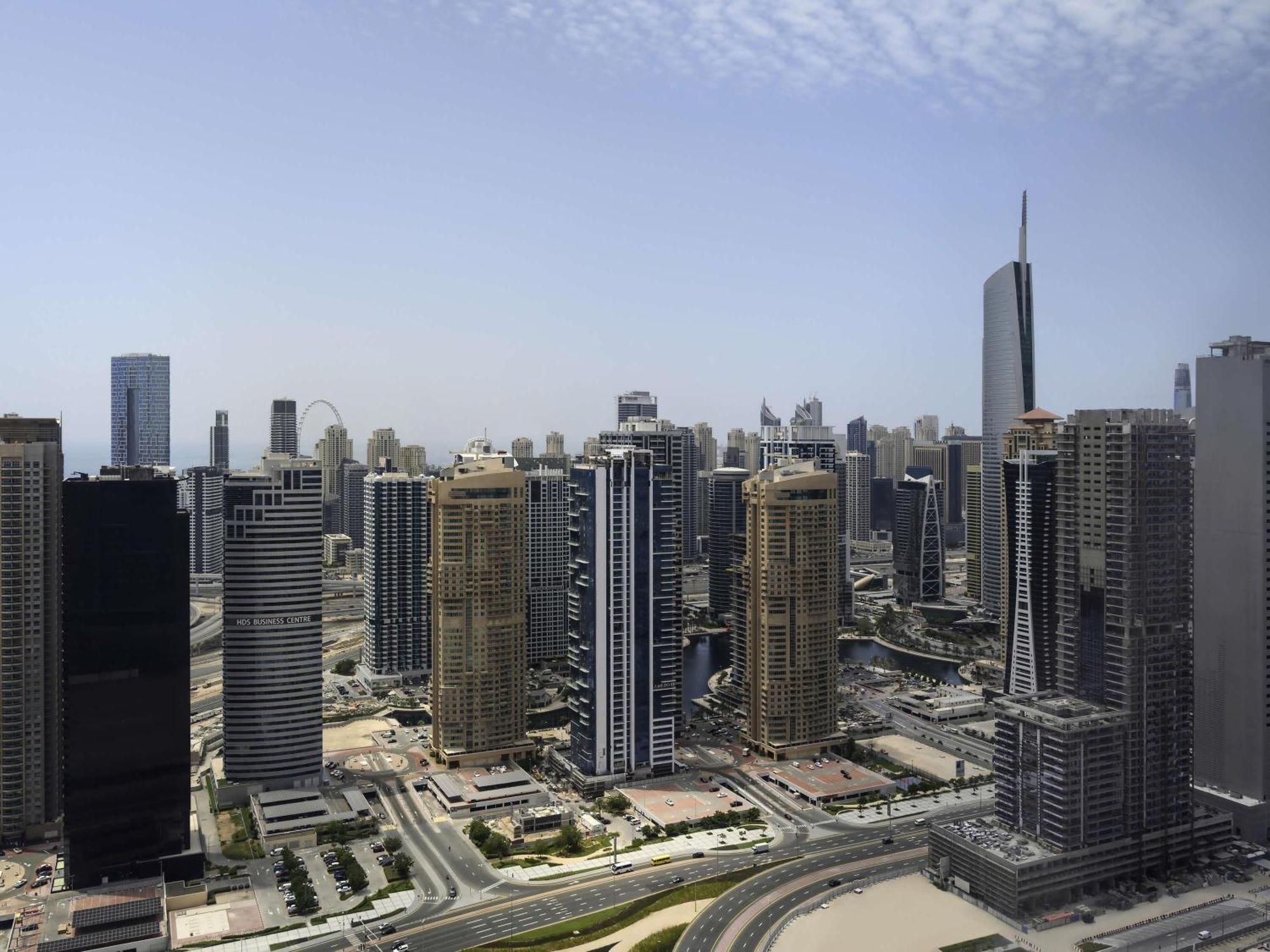 Twin Studio Marina Skyline View