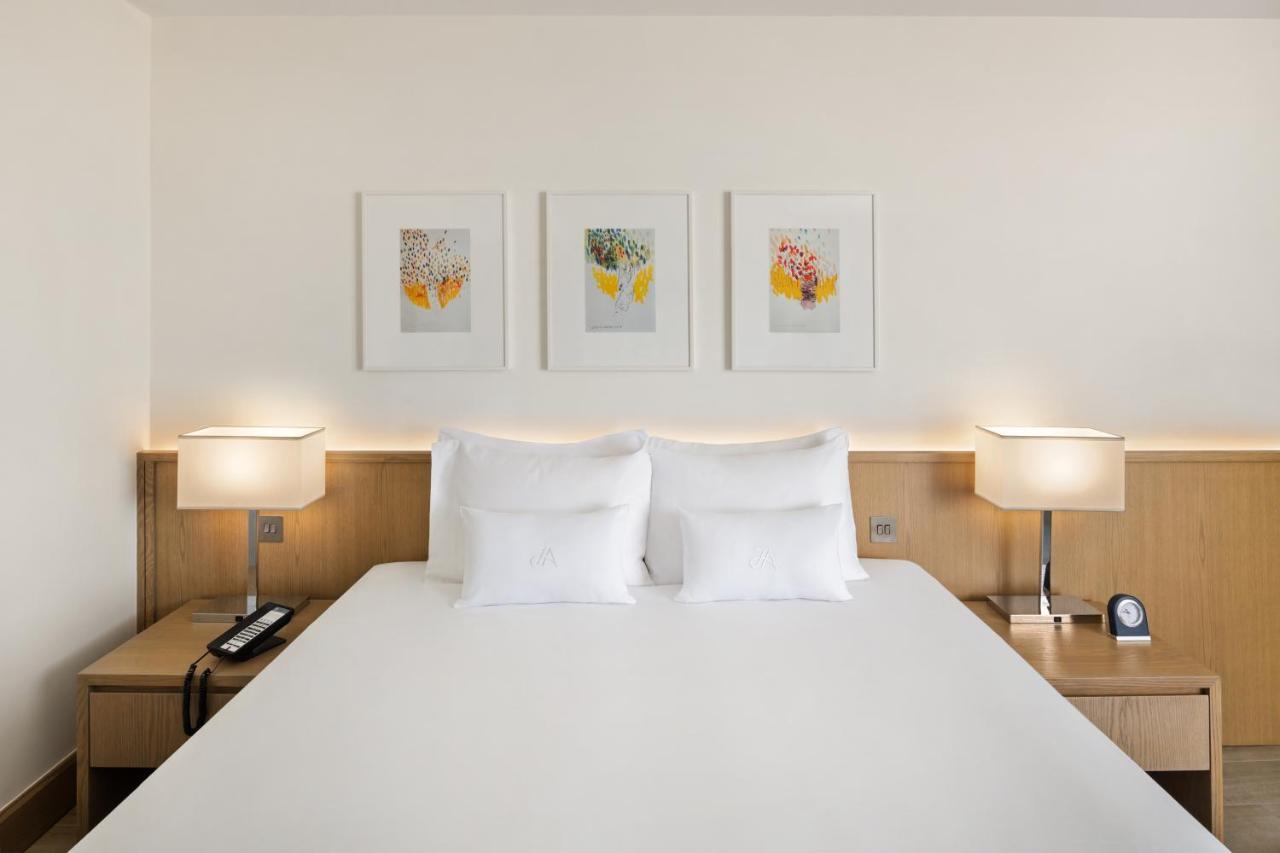 Cabana Room, Private Terrace, Direct Pool & Beach Access